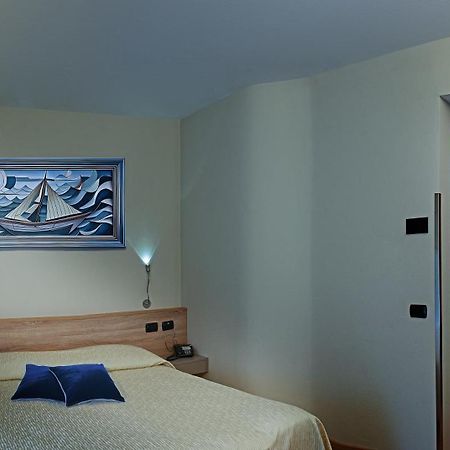 Hotel Savoia Lignano Sabbiadoro Exteriör bild