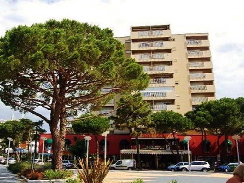 Hotel Savoia Lignano Sabbiadoro Exteriör bild